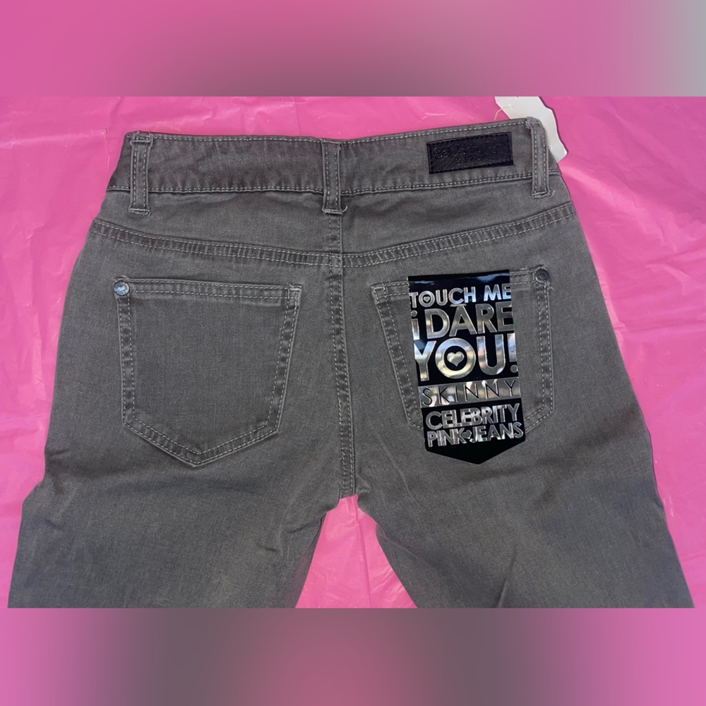 Celebrity Pink women Charcoal Skinny Jeans
NWT Size 0 Juniors